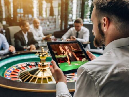 The Social Aspect of Live Casinos: Interacting with Dealers and Players